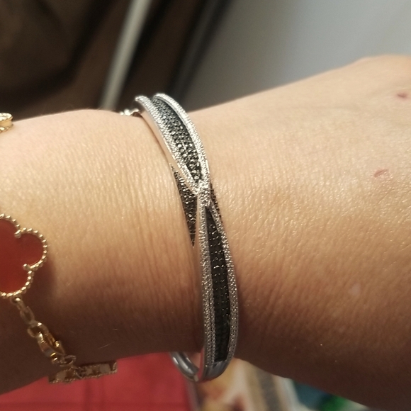 Sterling Silver and Blk & Wht Diamond Bracelet. - Picture 2 of 4